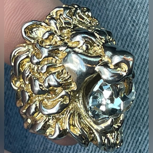 GOLD GUCCI LION RING - Picture 2 of 5